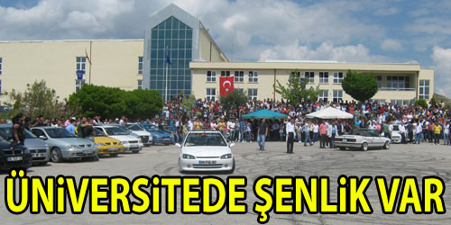 Üniversitede Şenlik Zamanı