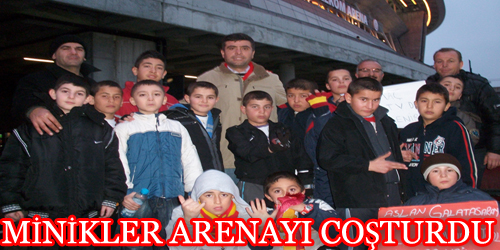 Minikler Arenayı Coşturdu 