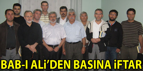 Vakıftan Basına İftar
