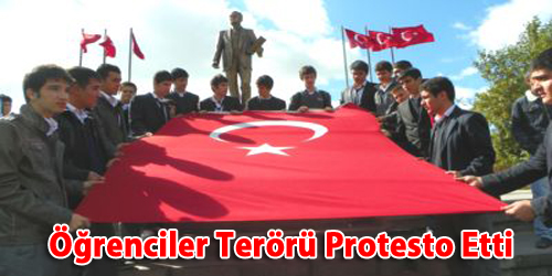 Öğrenciler Terörü Protesto Etti