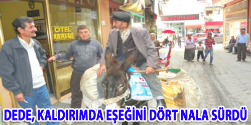 Dede, Kaldırımda Eşeğini Dört Nala Sürdü