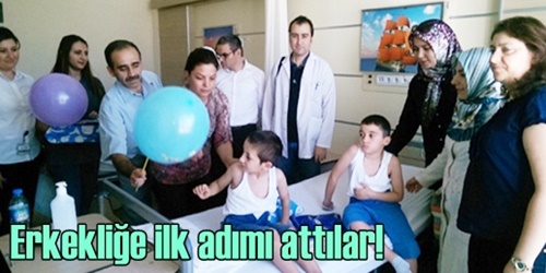 18 çocuk erkekliğe ilk adım attı 