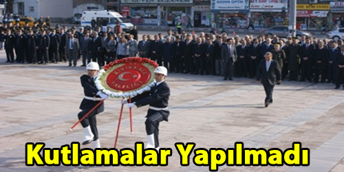 Çelenk Bırakıldı