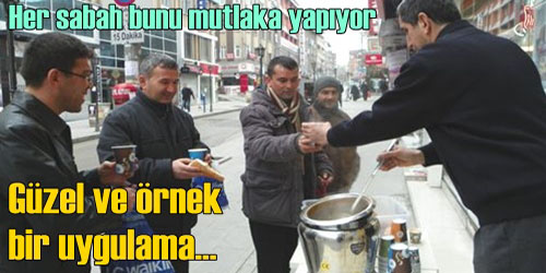 Sıcak Çorba Dağıtıyor