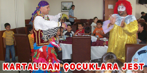 Yuva Çocukları Polis Evinde Doyasıya Eğlendi