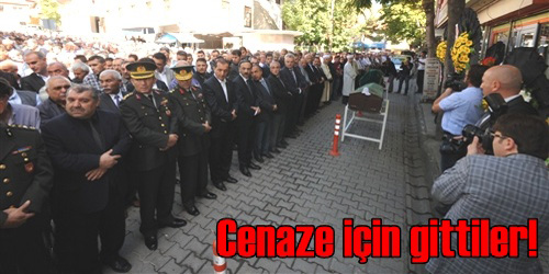 Cenazeye Katıldılar