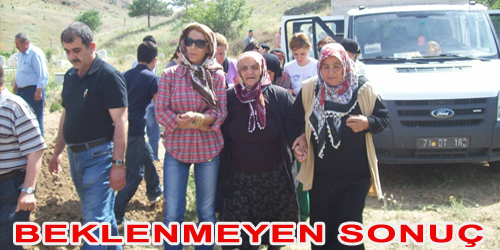 Bütün Sevenleri Yasa Boğuldu