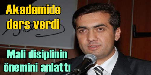 Siyaset Dersi Verdi