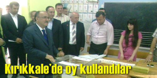 Okudukları Okulda Oy Kullandılar