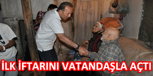 Vali İftar Sofrasında