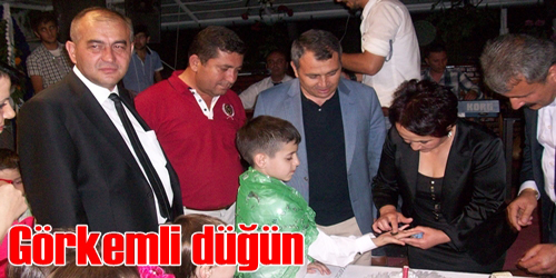 Siyasileri Buluşturan Düğün